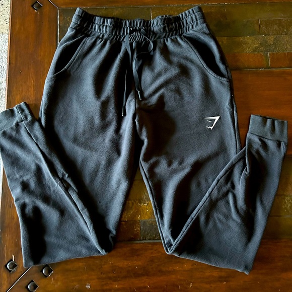 Gymshark Pants - Gymshark joggers 🦈🖤